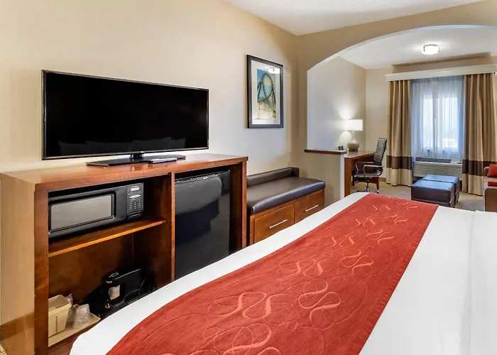 Comfort Suites Near Six Flags Magic Mountain